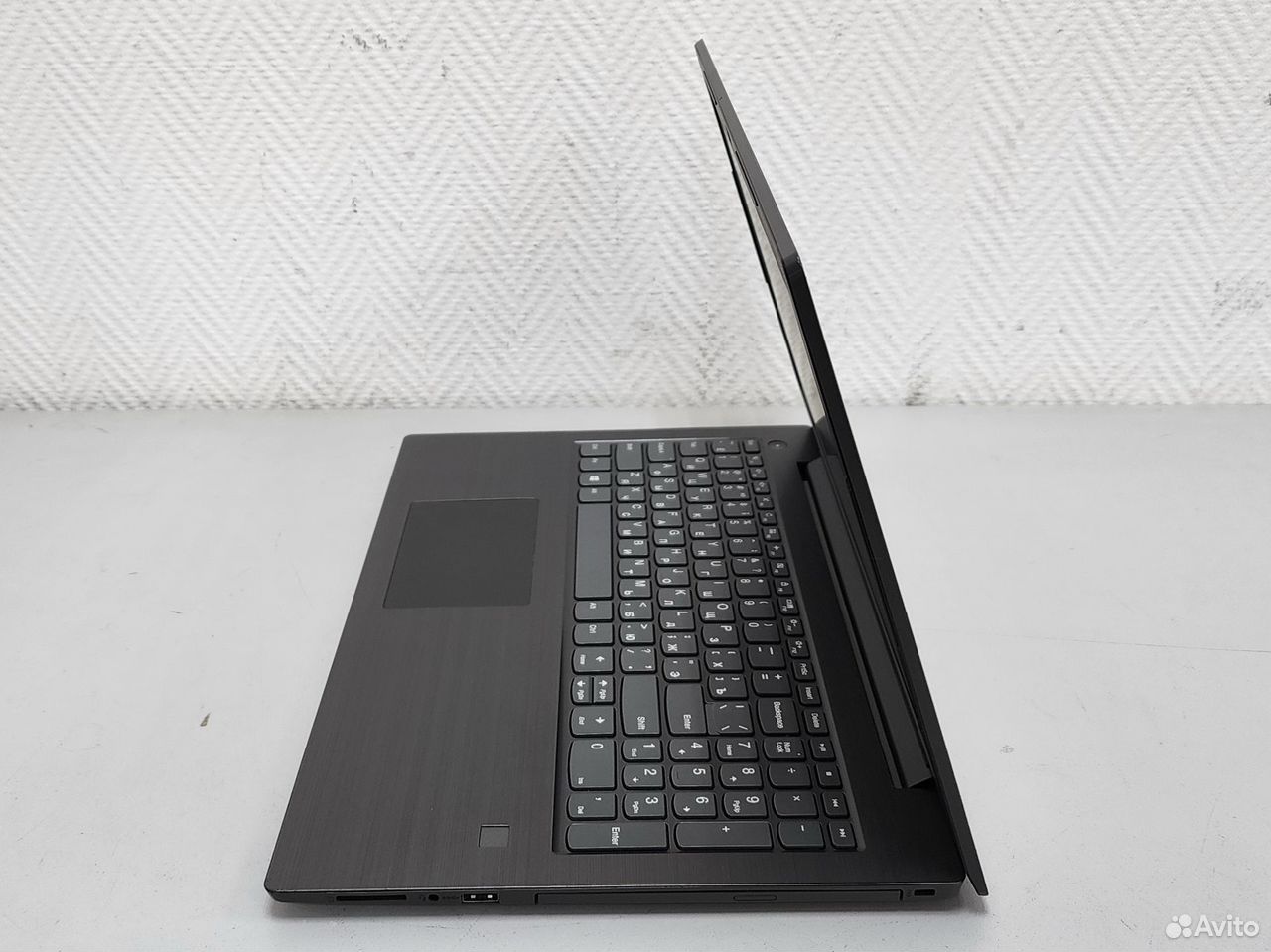 Ноутбук Core i5-7200U/8Gb/SSD+HDD/HD Graphic 620