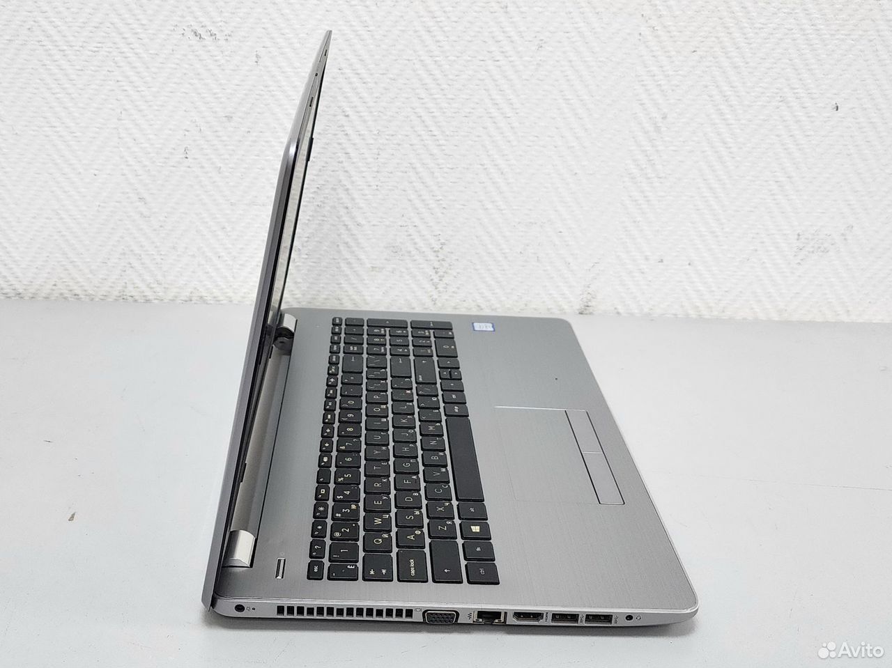 Ноутбук HP Intel i3-6006U/4Gb/SSD 120Gb/HD Graph