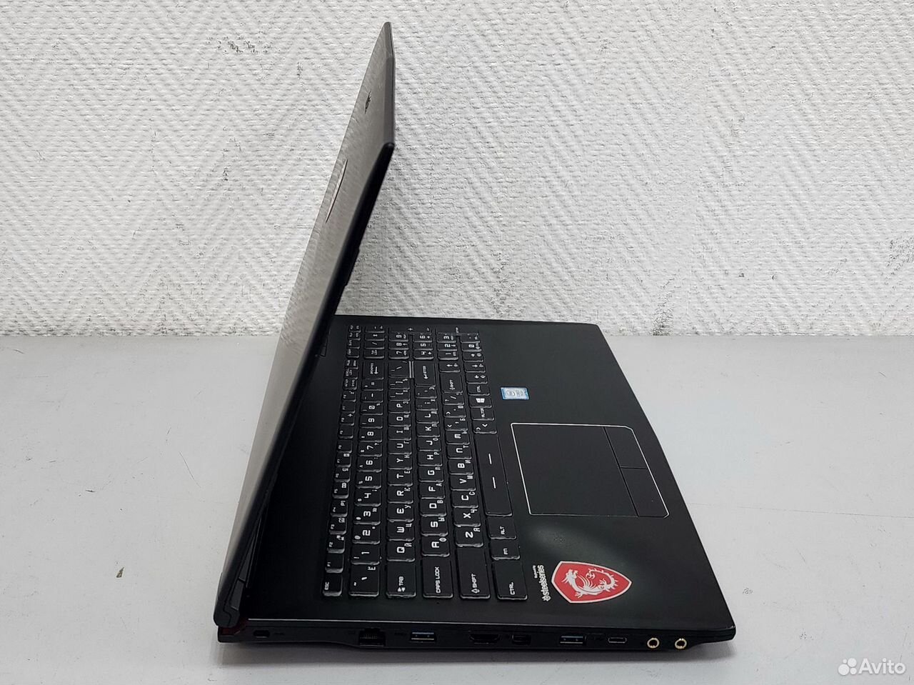 Игровой i7-7700HQ/8Gb/SSD 128Gb+1Tb/GTX 1050/15.6"